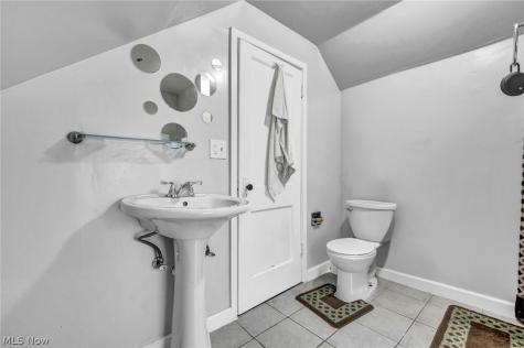 2103 Cottage Grove Drive Cleveland Heights OH 44118