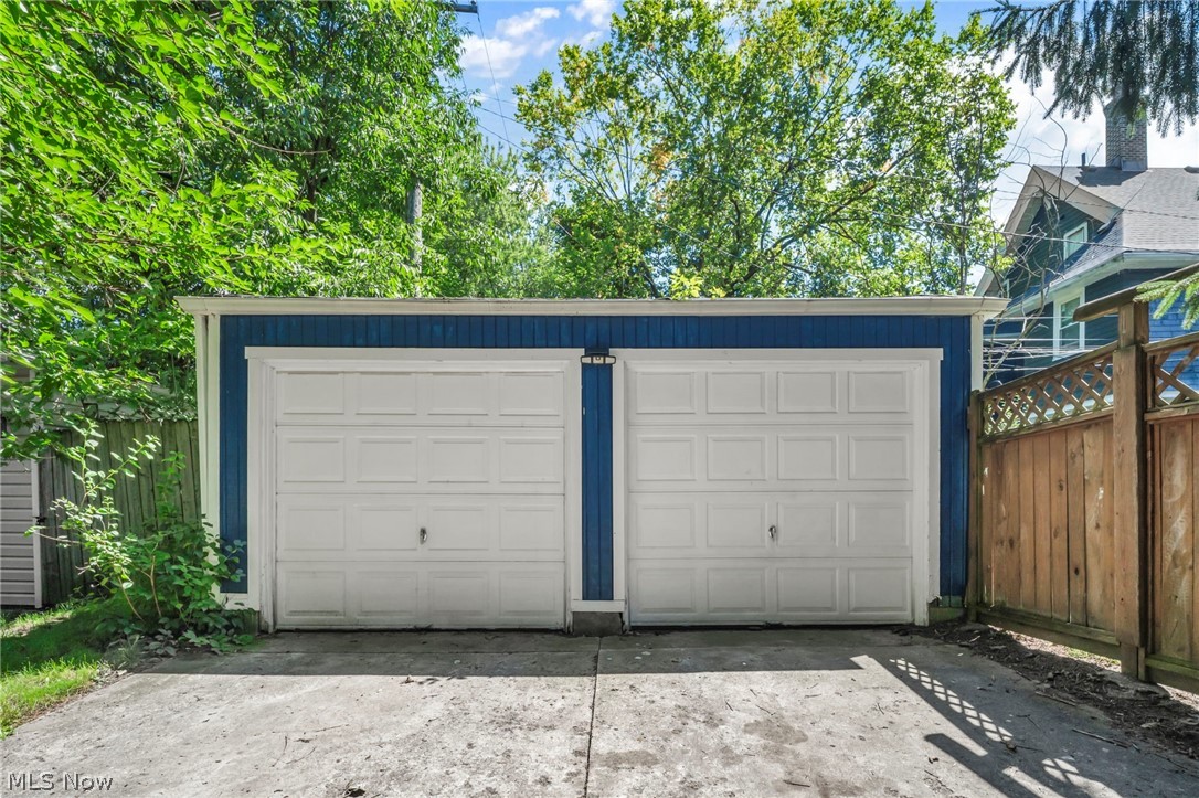 2103 Cottage Grove Drive Cleveland Heights OH 44118