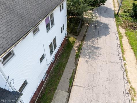 14002 Idarose Avenue Cleveland OH 44110