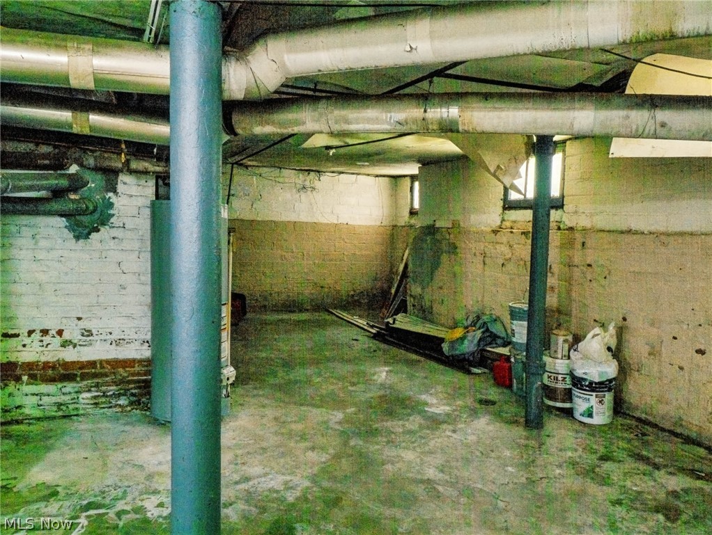 14002 Idarose Avenue Cleveland OH 44110