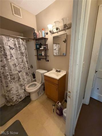 1645 Hillview Road Cleveland OH 44112