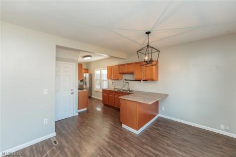 2035 Chesterland Avenue Lakewood OH 44107