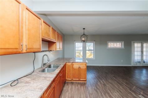 2035 Chesterland Avenue Lakewood OH 44107