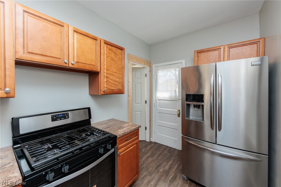 2035 Chesterland Avenue Lakewood OH 44107