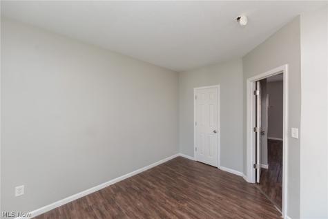 2035 Chesterland Avenue Lakewood OH 44107