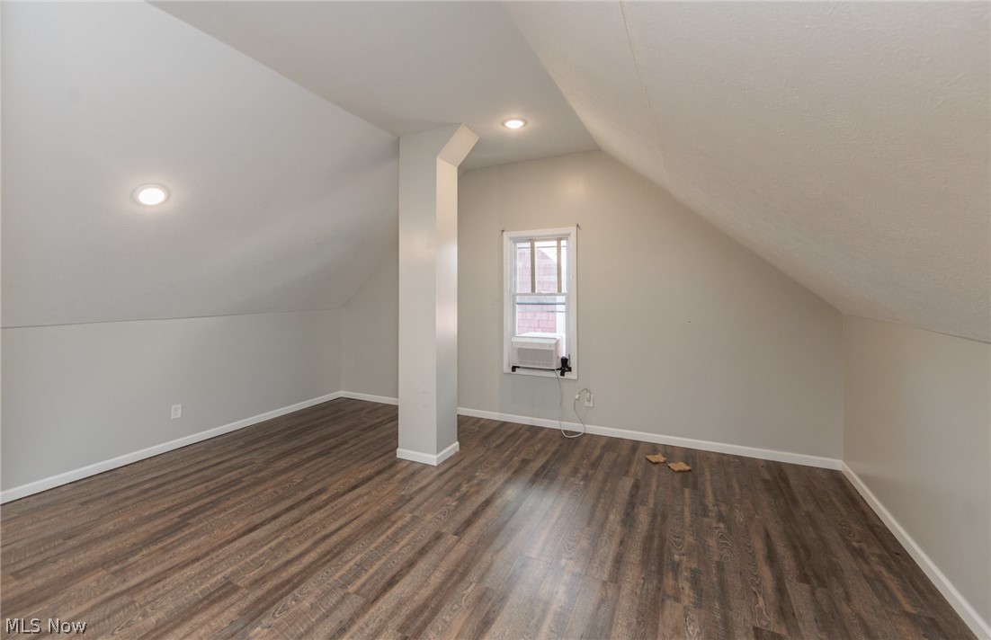 2035 Chesterland Avenue Lakewood OH 44107