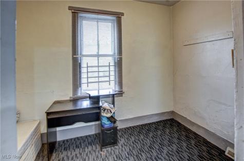 1593 E 45th Street Cleveland OH 44103