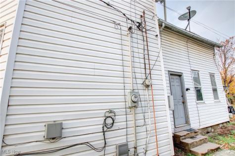 1593 E 45th Street Cleveland OH 44103