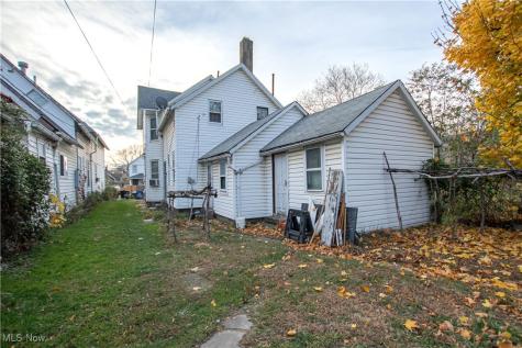 1593 E 45th Street Cleveland OH 44103