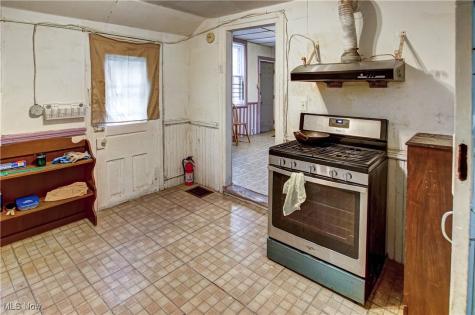 1593 E 45th Street Cleveland OH 44103