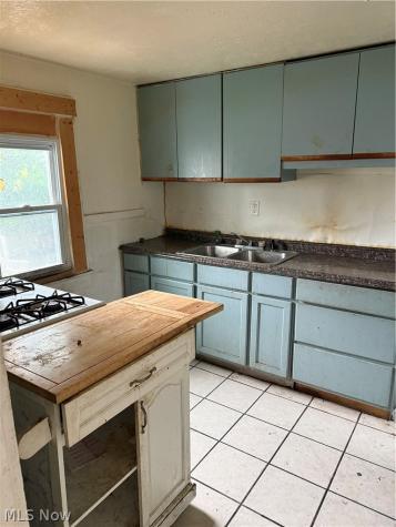 1549 E 85th Street Cleveland OH 44106