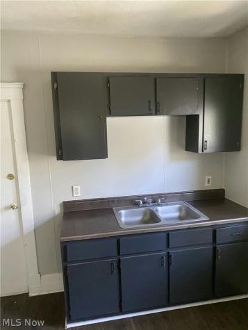 677 E 92nd Street Cleveland OH 44108