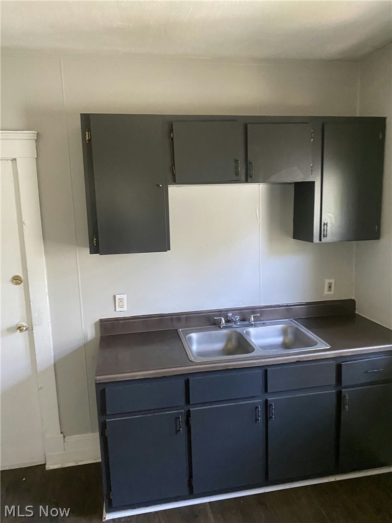 677 E 92nd Street Cleveland OH 44108