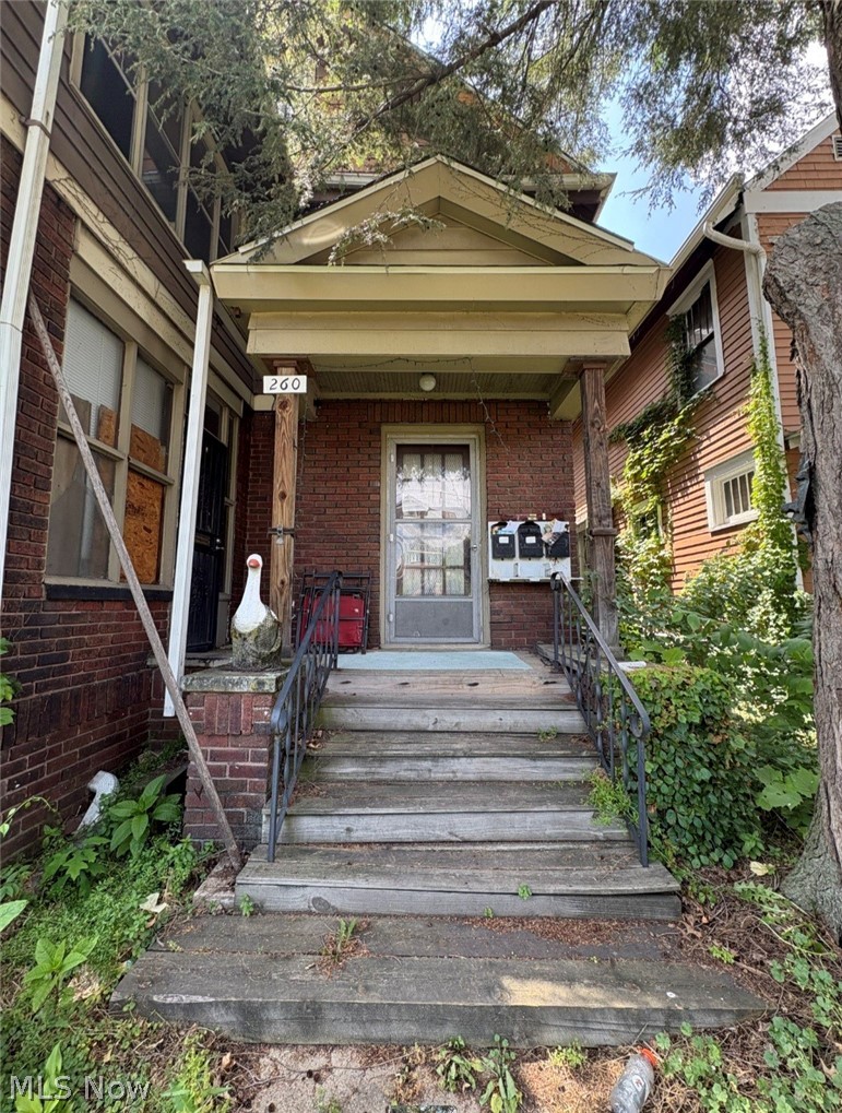 260 Oakdale Avenue Akron OH 44302