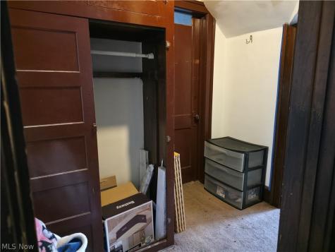 260 Oakdale Avenue Akron OH 44302