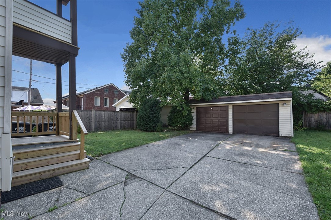 1650 Cohassett Avenue Lakewood OH 44107