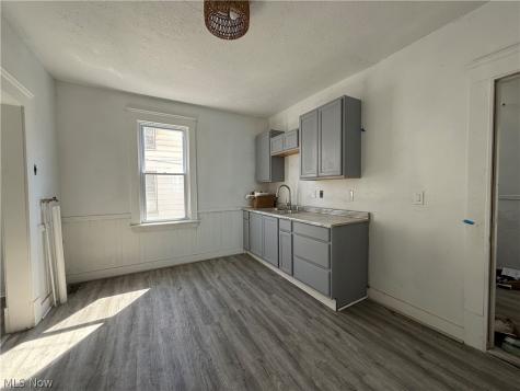 1068 E 68th Street Cleveland OH 44103