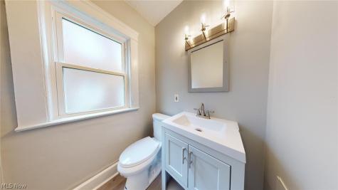 1497 Coutant Avenue Lakewood OH 44107