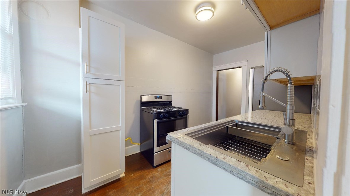 1497 Coutant Avenue Lakewood OH 44107