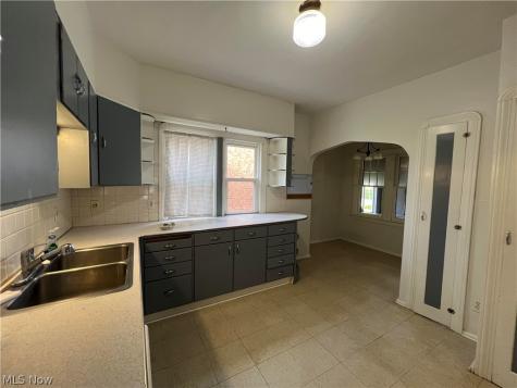 5406 Theota Avenue Parma OH 44129