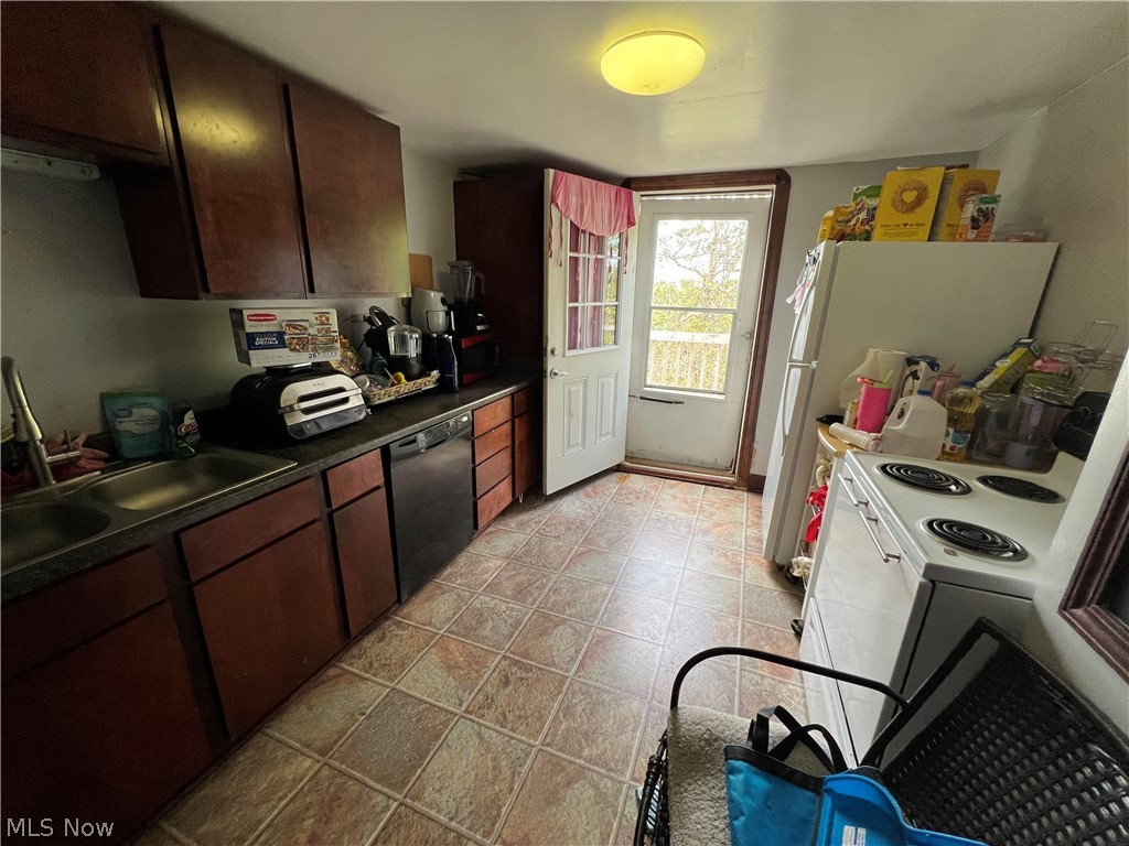 5406 Theota Avenue Parma OH 44129