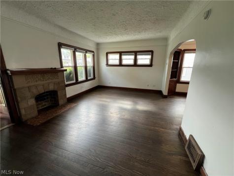 5406 Theota Avenue Parma OH 44129