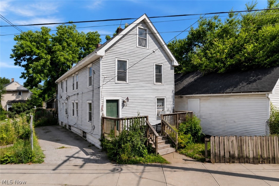 912 Starkweather Avenue Cleveland OH 44113