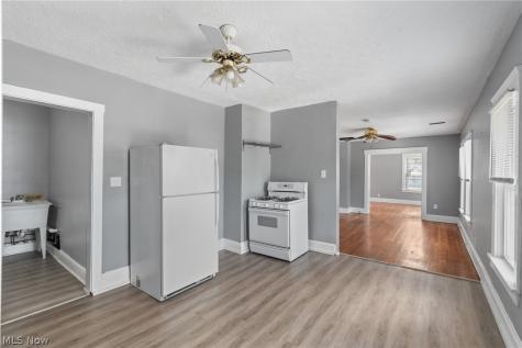 912 Starkweather Avenue Cleveland OH 44113