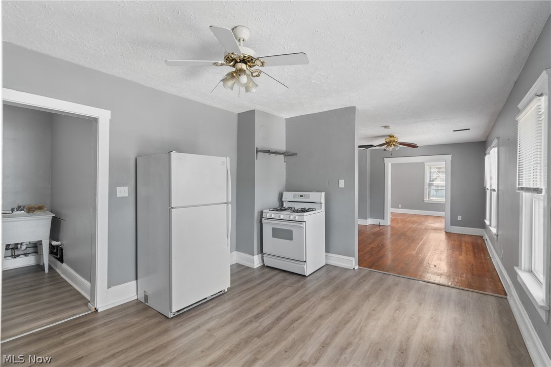912 Starkweather Avenue Cleveland OH 44113