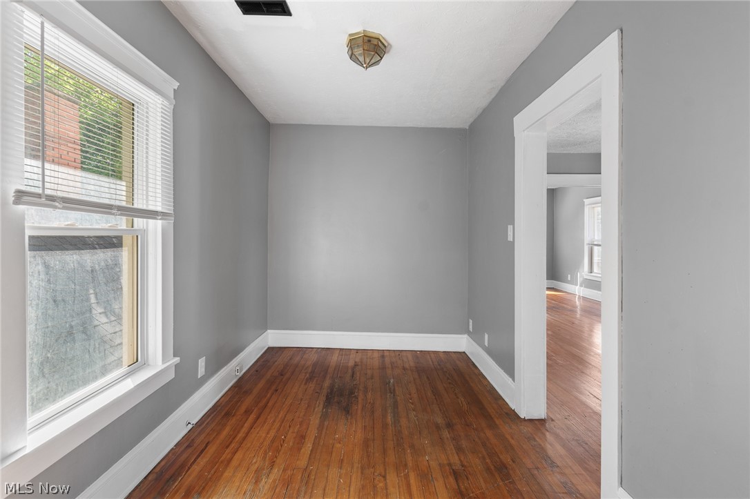 912 Starkweather Avenue Cleveland OH 44113