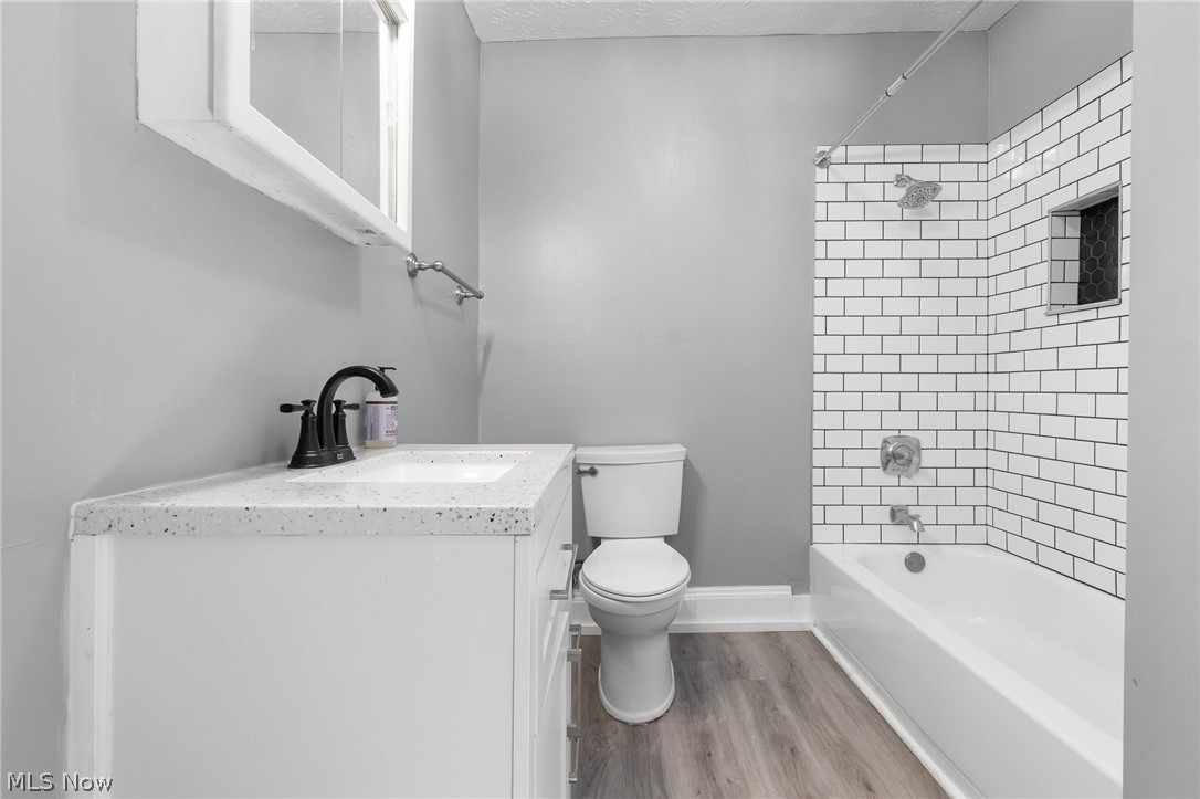 912 Starkweather Avenue Cleveland OH 44113