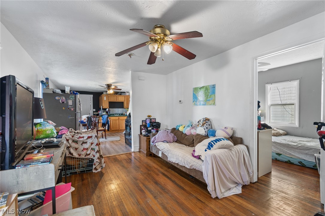 912 Starkweather Avenue Cleveland OH 44113