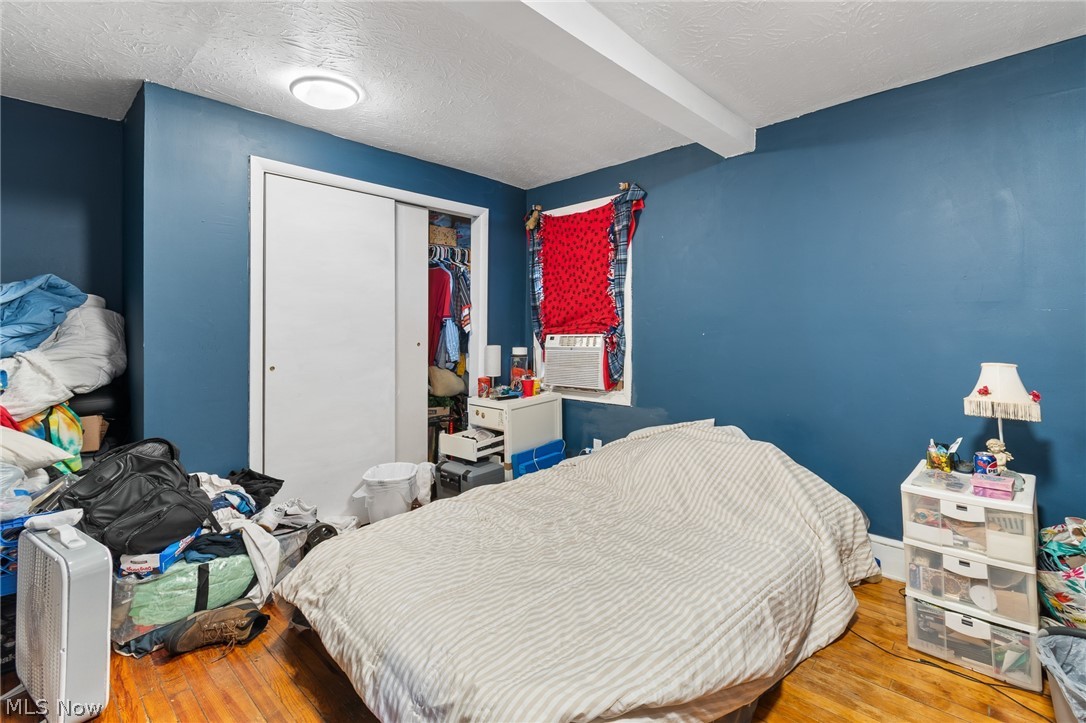912 Starkweather Avenue Cleveland OH 44113