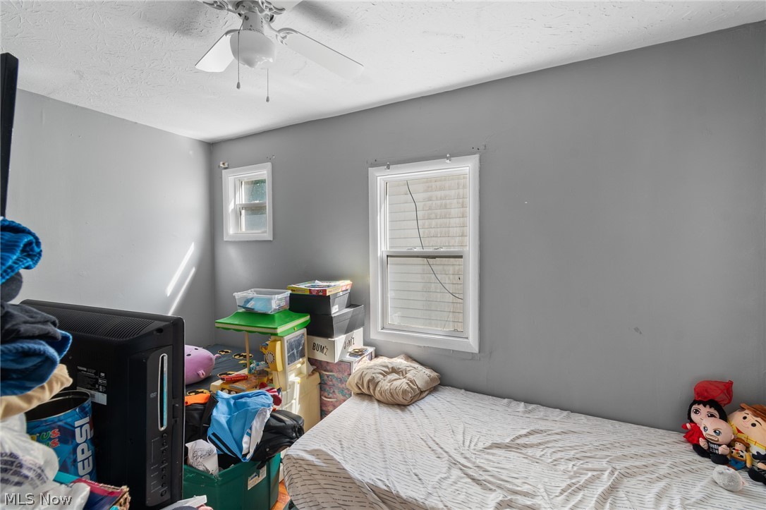 912 Starkweather Avenue Cleveland OH 44113