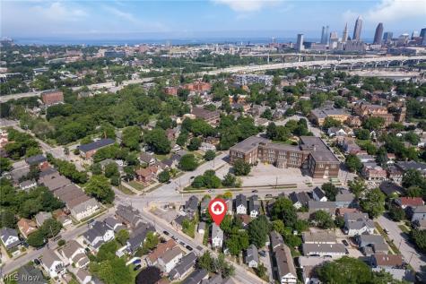 912 Starkweather Avenue Cleveland OH 44113