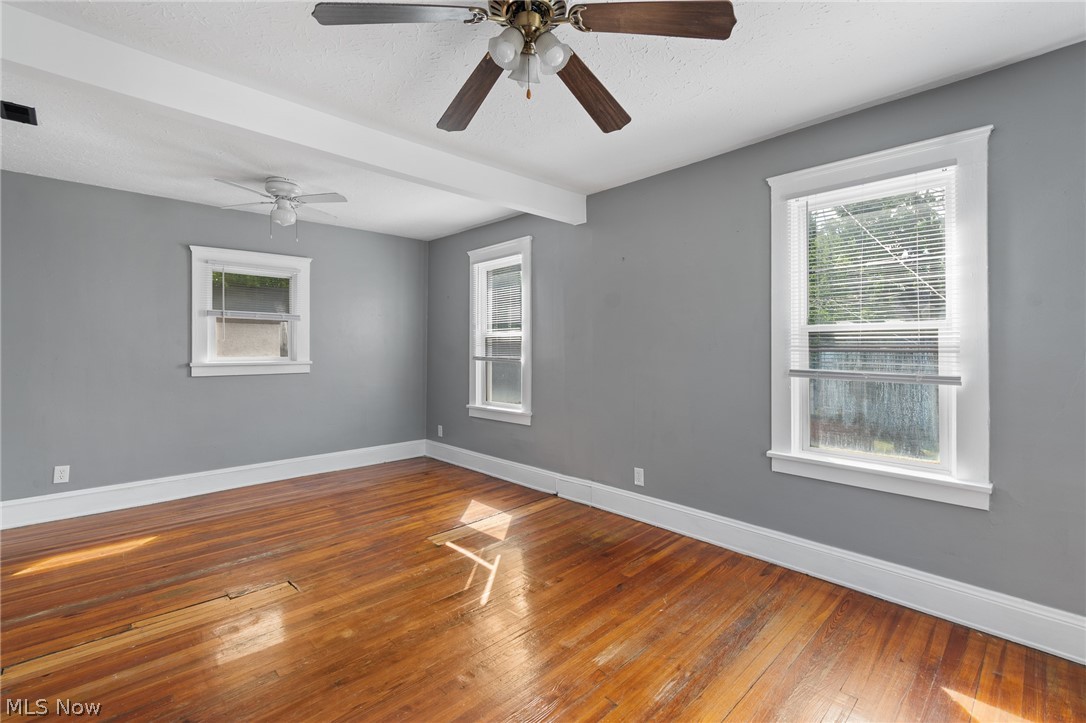 912 Starkweather Avenue Cleveland OH 44113