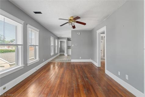 912 Starkweather Avenue Cleveland OH 44113