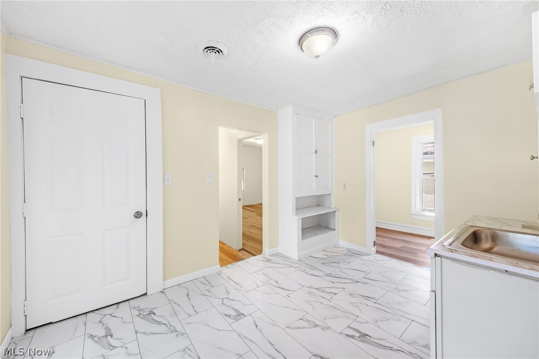 3020 W 47th Street Cleveland OH 44102