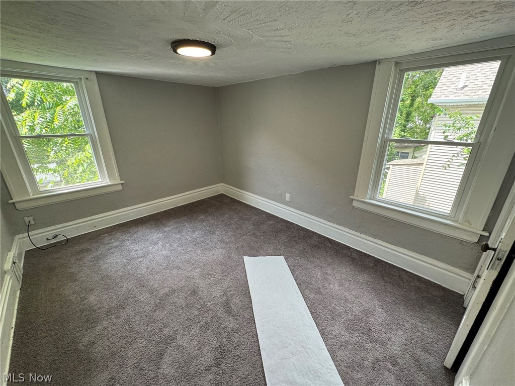 674-676 Carlysle Street Akron OH 44310