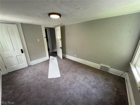674-676 Carlysle Street Akron OH 44310