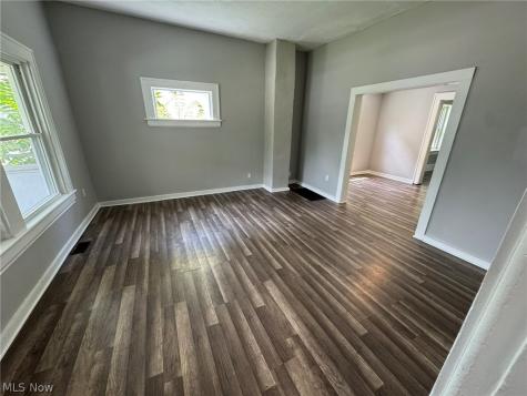 674-676 Carlysle Street Akron OH 44310