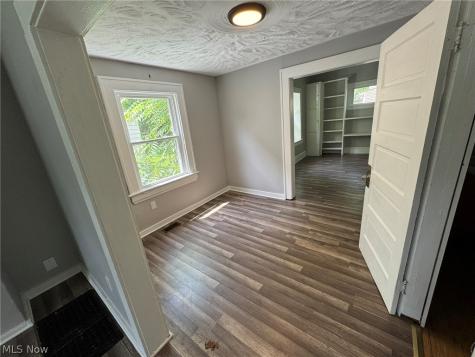 674-676 Carlysle Street Akron OH 44310