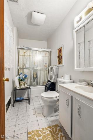 1415 Clifton Place Lakewood OH 44107