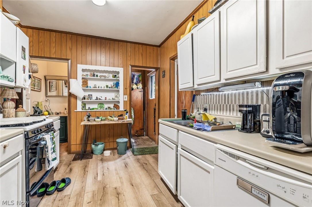 1415 Clifton Place Lakewood OH 44107