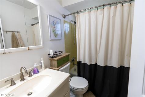 119-121 Swartz Road Akron OH 44319