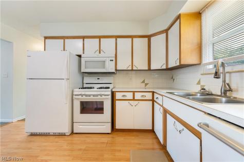 119-121 Swartz Road Akron OH 44319