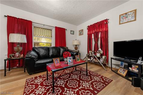 9701 Parkview Avenue Cleveland OH 44104