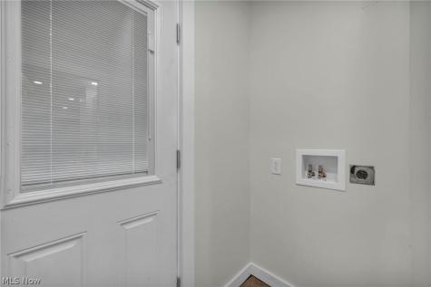 2124 Wascana Avenue Lakewood OH 44107