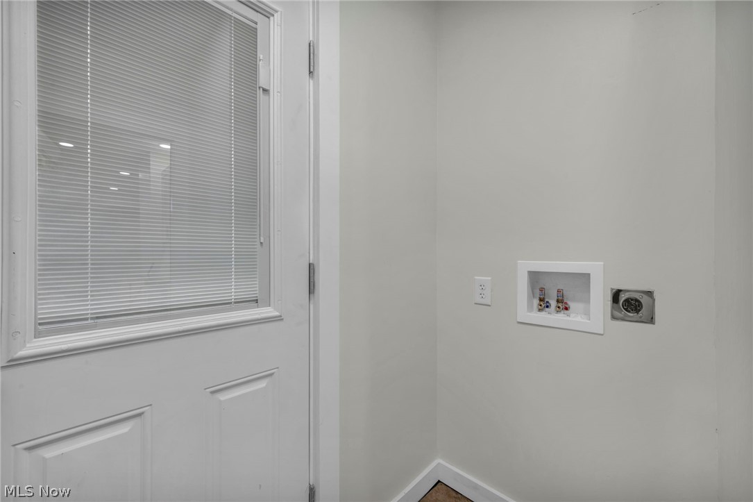2124 Wascana Avenue Lakewood OH 44107