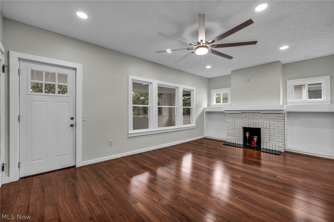 2124 Wascana Avenue Lakewood OH 44107